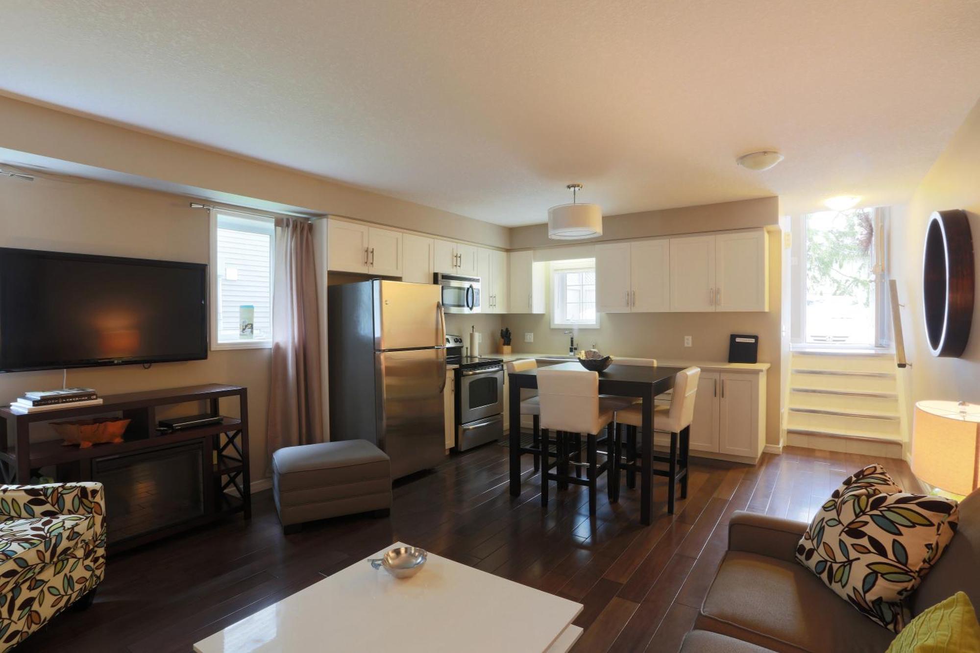 Boardwalk Homes - Vacation Homes & Executive Suites Kitchener Exterior foto