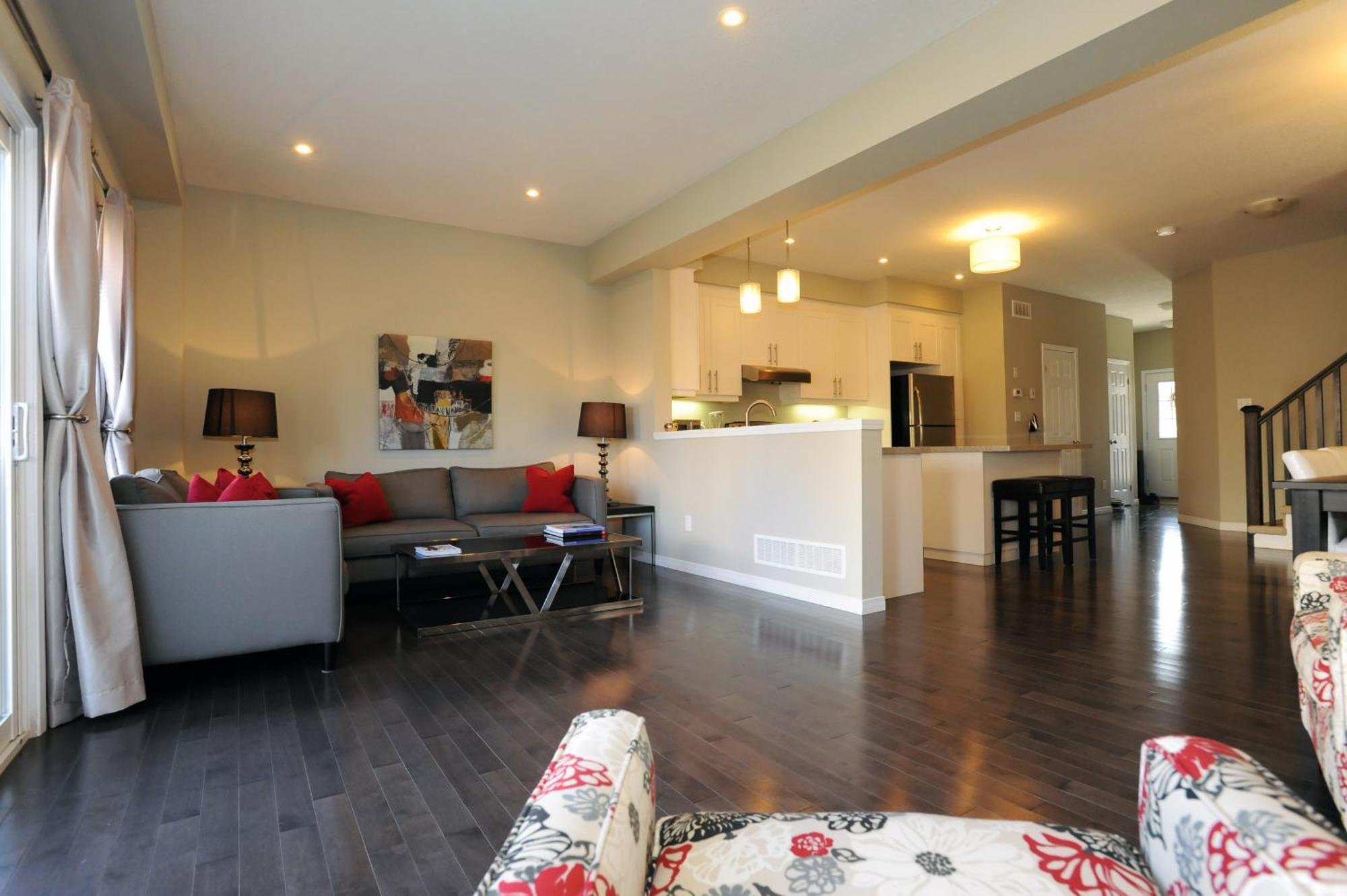 Boardwalk Homes - Vacation Homes & Executive Suites Kitchener Exterior foto