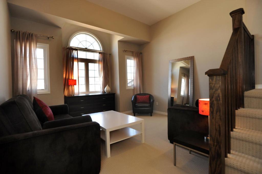 Boardwalk Homes - Vacation Homes & Executive Suites Kitchener Habitación foto